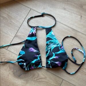 Like new LA Hearts cutout bikini top